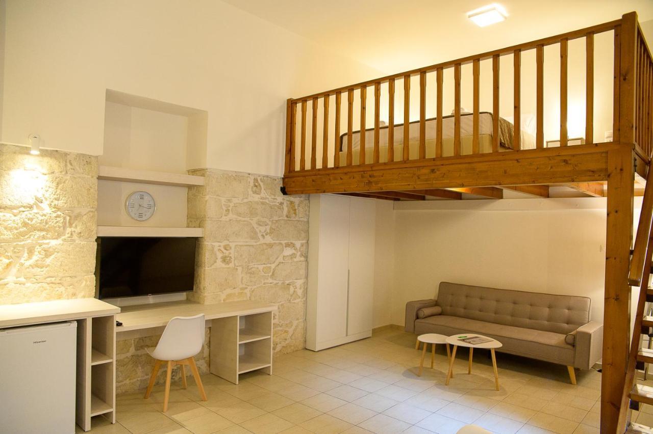 הרקליון Uni Island - City Center Suites מראה חיצוני תמונה