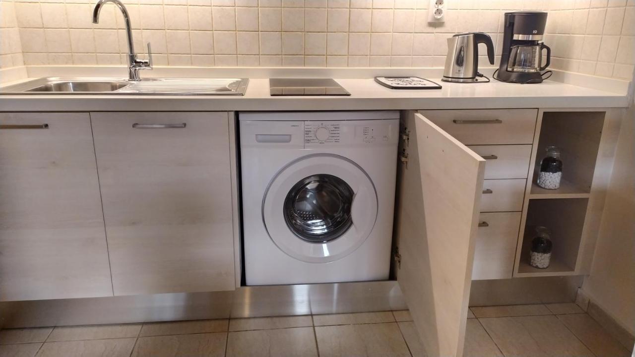 הרקליון Uni Island - City Center Suites מראה חיצוני תמונה